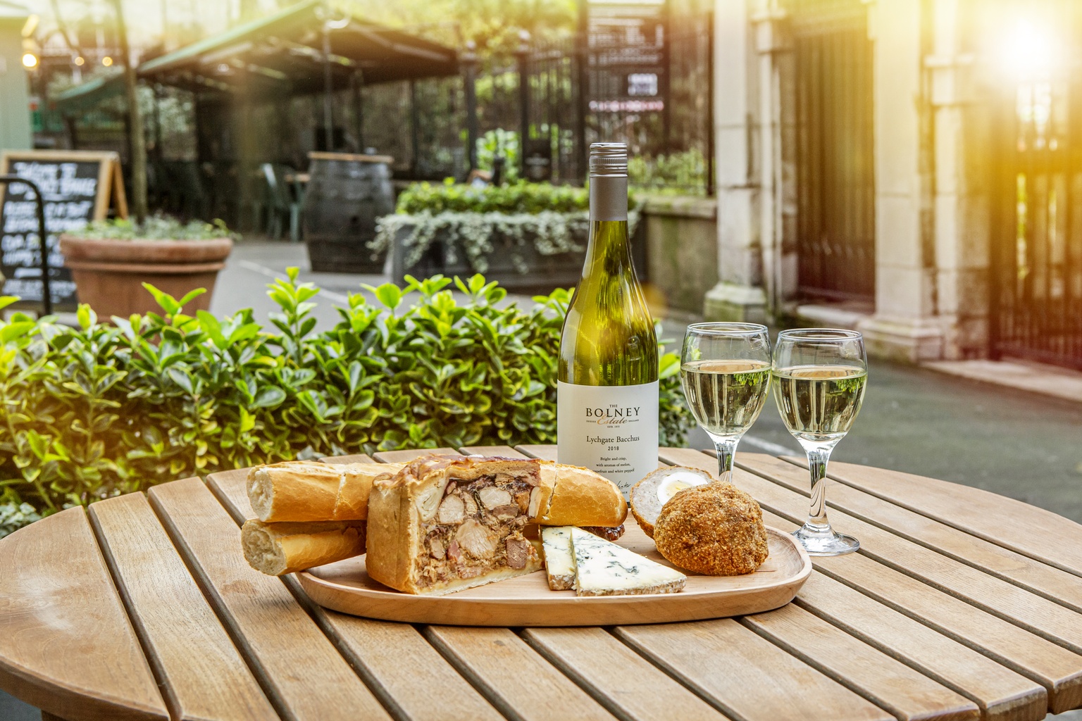 Gordon's London's Oldest Wine Bar Embankment, London