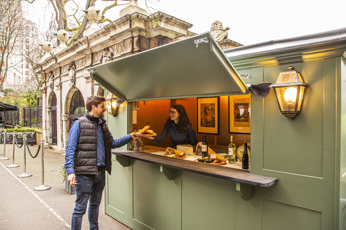 Gordon's London's Oldest Wine Bar Embankment, London